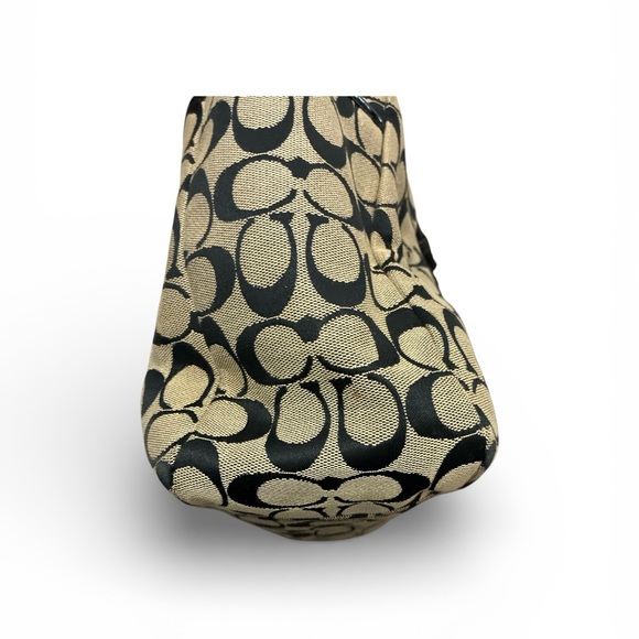 Coach Gallery East-West Tote 2009 - Picture 5 of 8